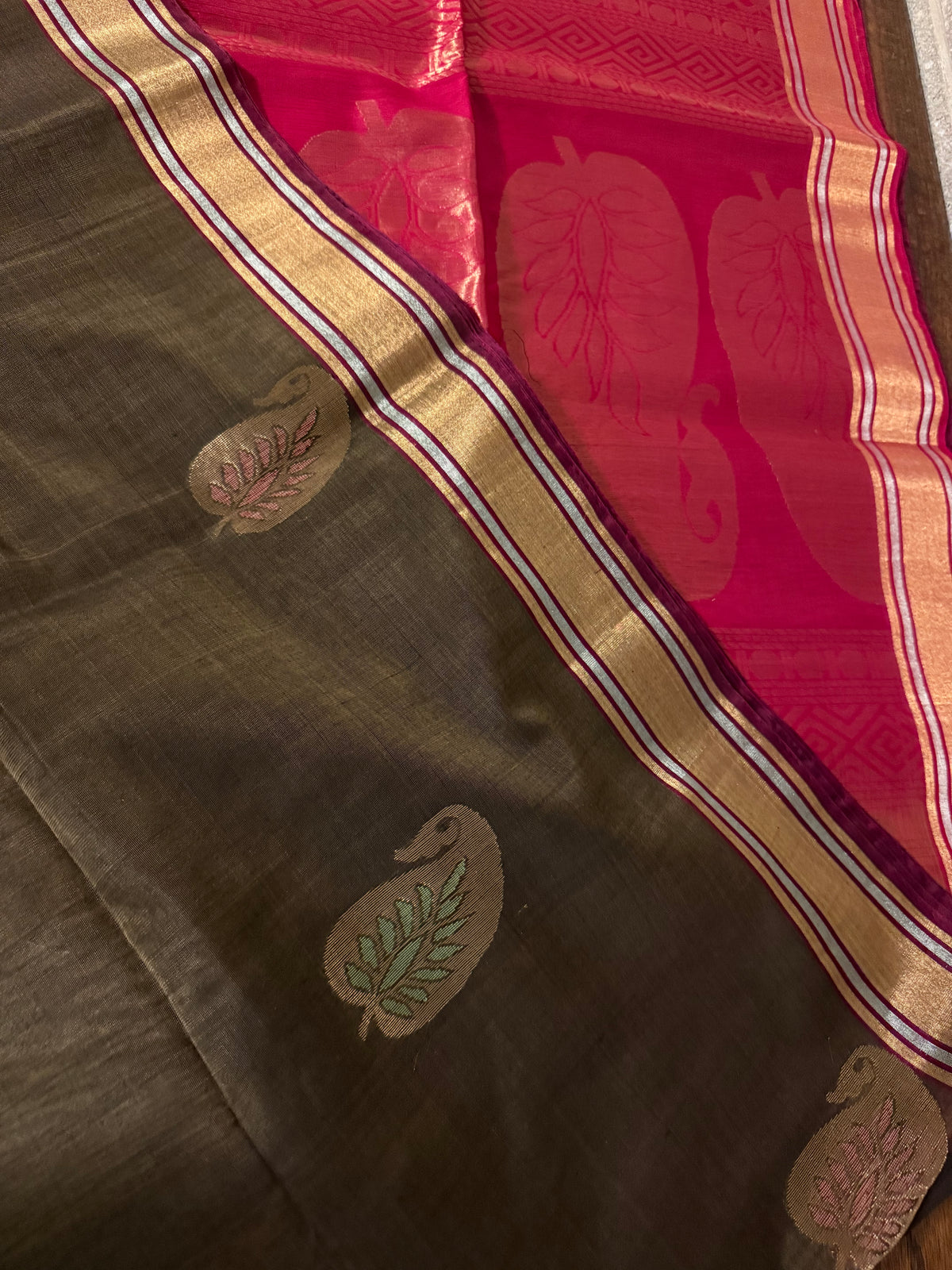 Olive Brown & Rani Pink Silk Cotton Saree
