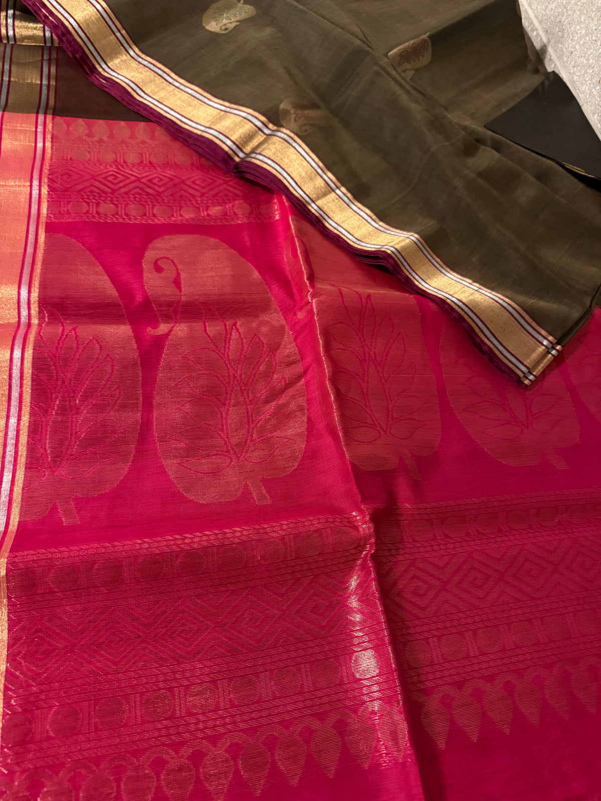 Olive Brown & Rani Pink Silk Cotton Saree